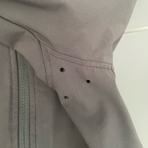 Nau Asymmetrical Trench - Picture 9 of 12